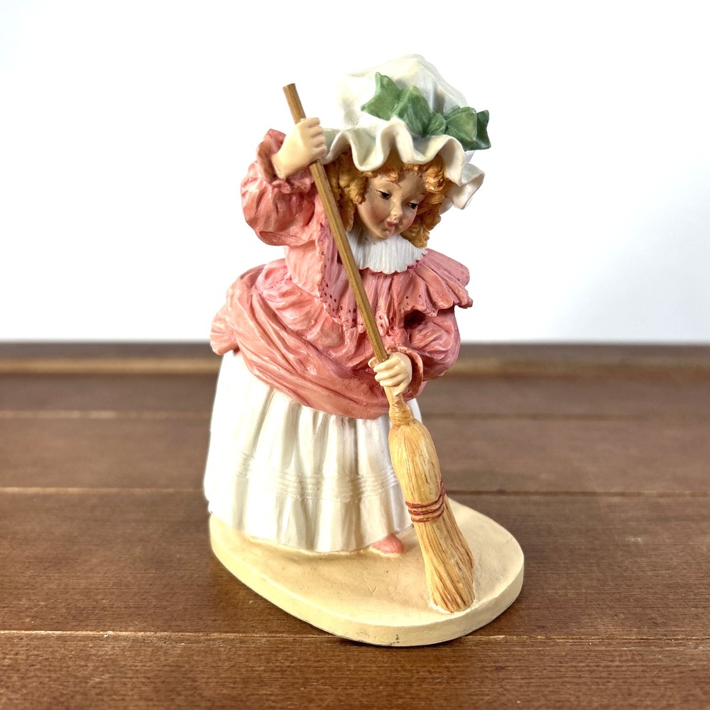 Maud Humphrey Bogart "Cleaning House" 1989 Hamilton Gifts Figurine‎ H1303